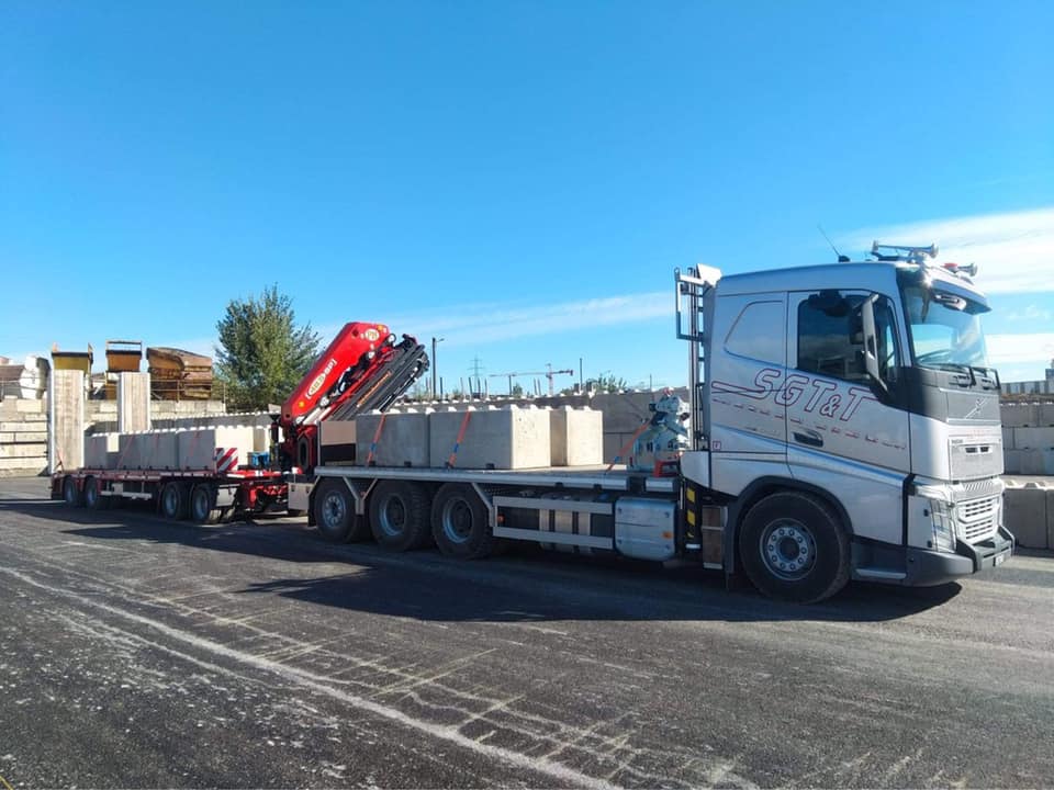 Camion Grue 19t : La Puissance et la Précision au Service de Vos Projets